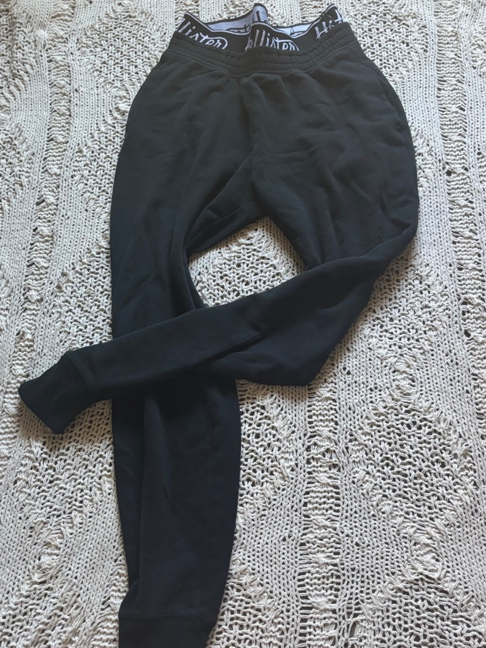 Hollister black elsastic waist high rise joggers sweats sweatpants loungewear